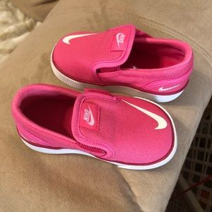 NEW toddler Nike shoes